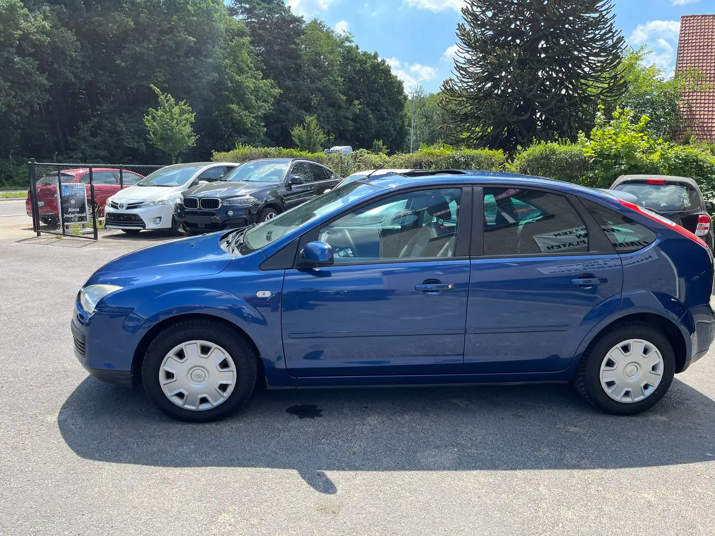 Ford Focus Focus 1.6 16V Style Blauw - 2