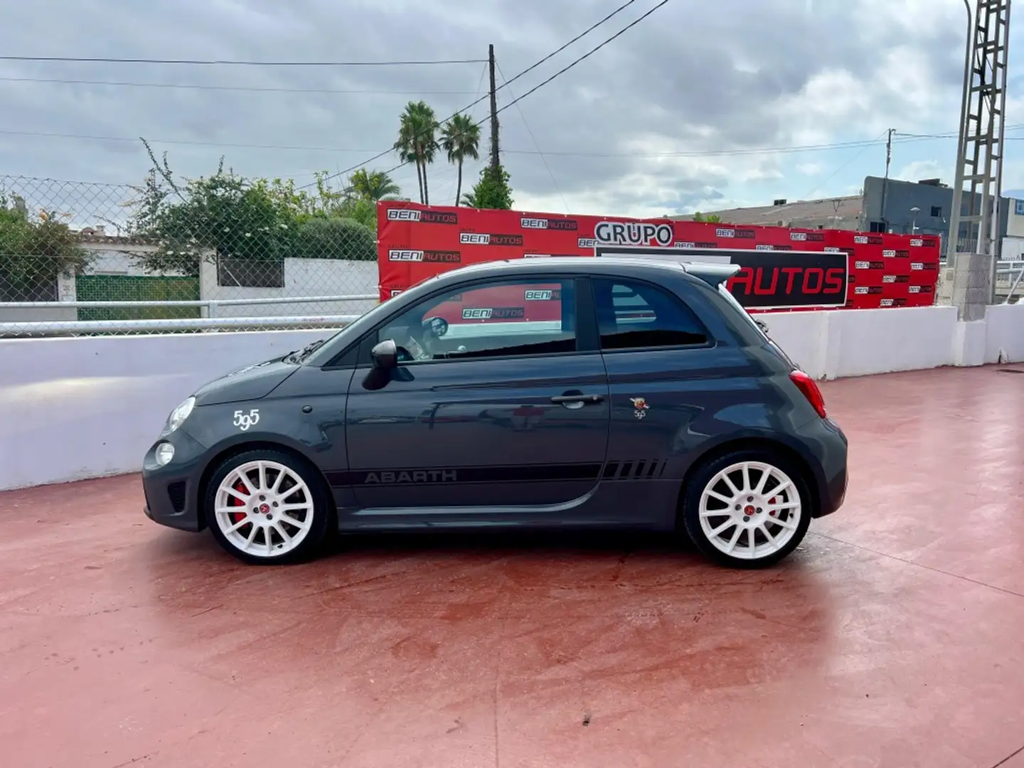 Abarth 595 1.4T JET ESSEESSE AUT. 132KW Gris - 2