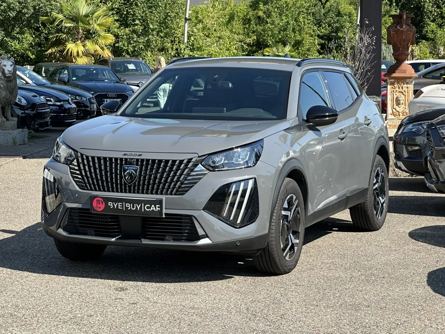 Peugeot 2008 Hybrid 136 e-DCS6 Allure - GARANTIE CONSTRUCTEUR 0 Gris - 1