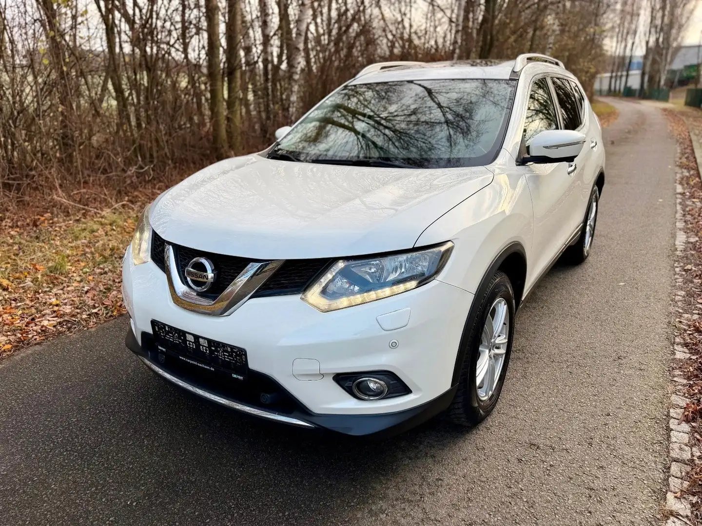 Nissan X-Trail N-Connecta 1.6 Automatik 4X2 Weiß - 1