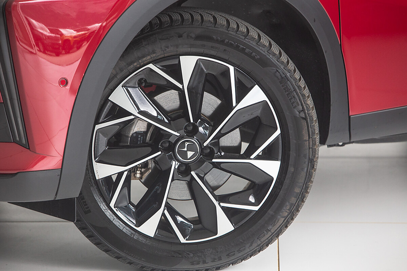 DS Automobiles DS 3 DS3 E-Tense 50,8kWh Opera — photo 4