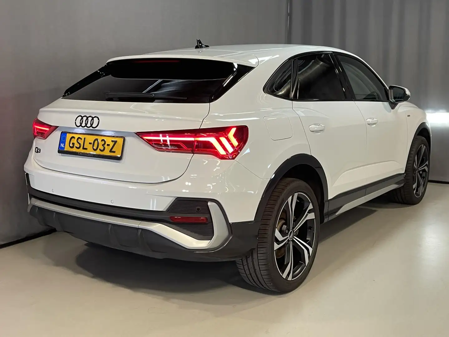 Audi Q3 Sportback 45 TFSI e S Edition 20"/Adaptieve cruise Wit - 2