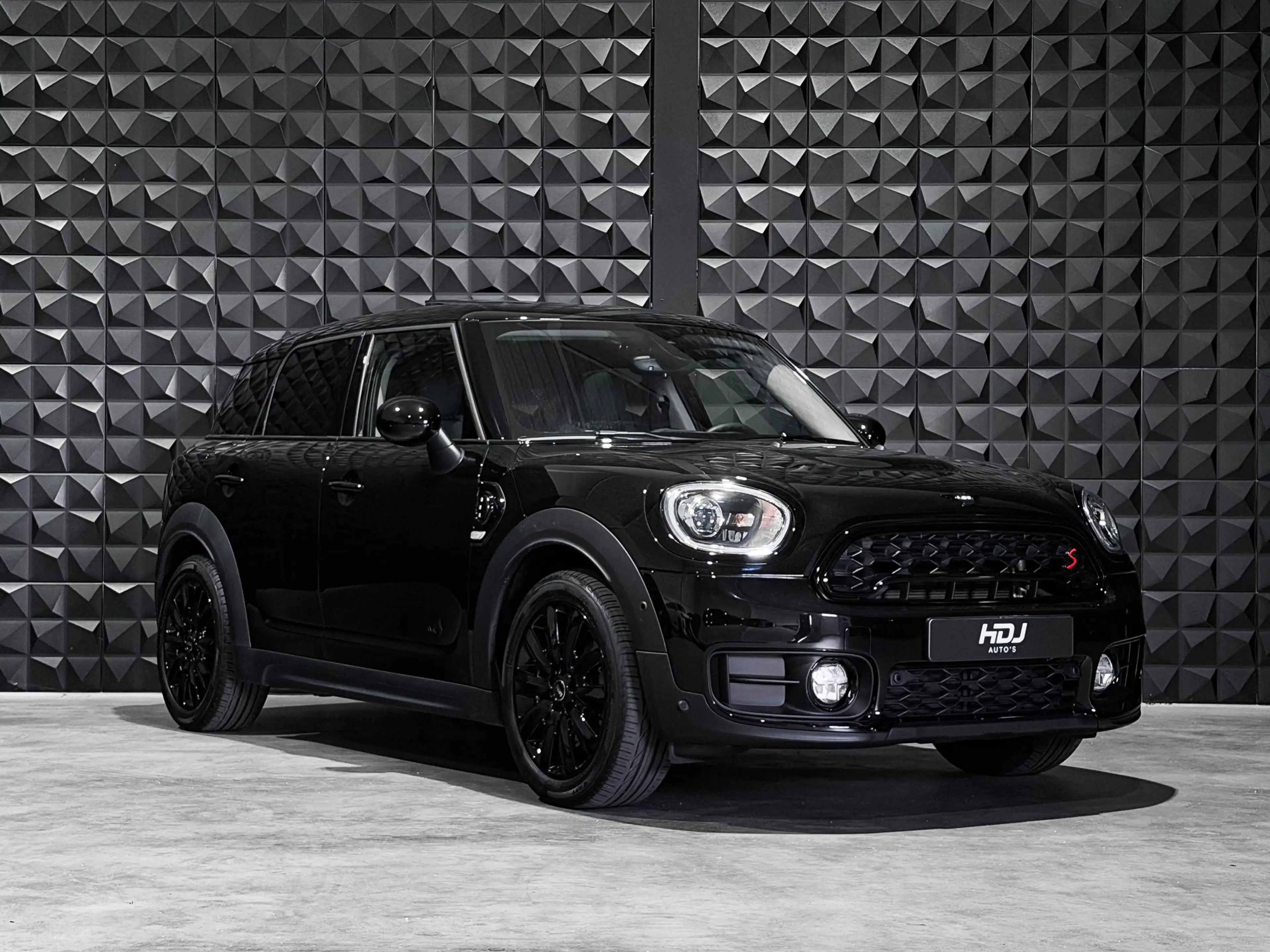 MINI Cooper SE Countryman Mini 1.5 ALL4 Chili | All Black | Pano | 18"| HUD — photo 2
