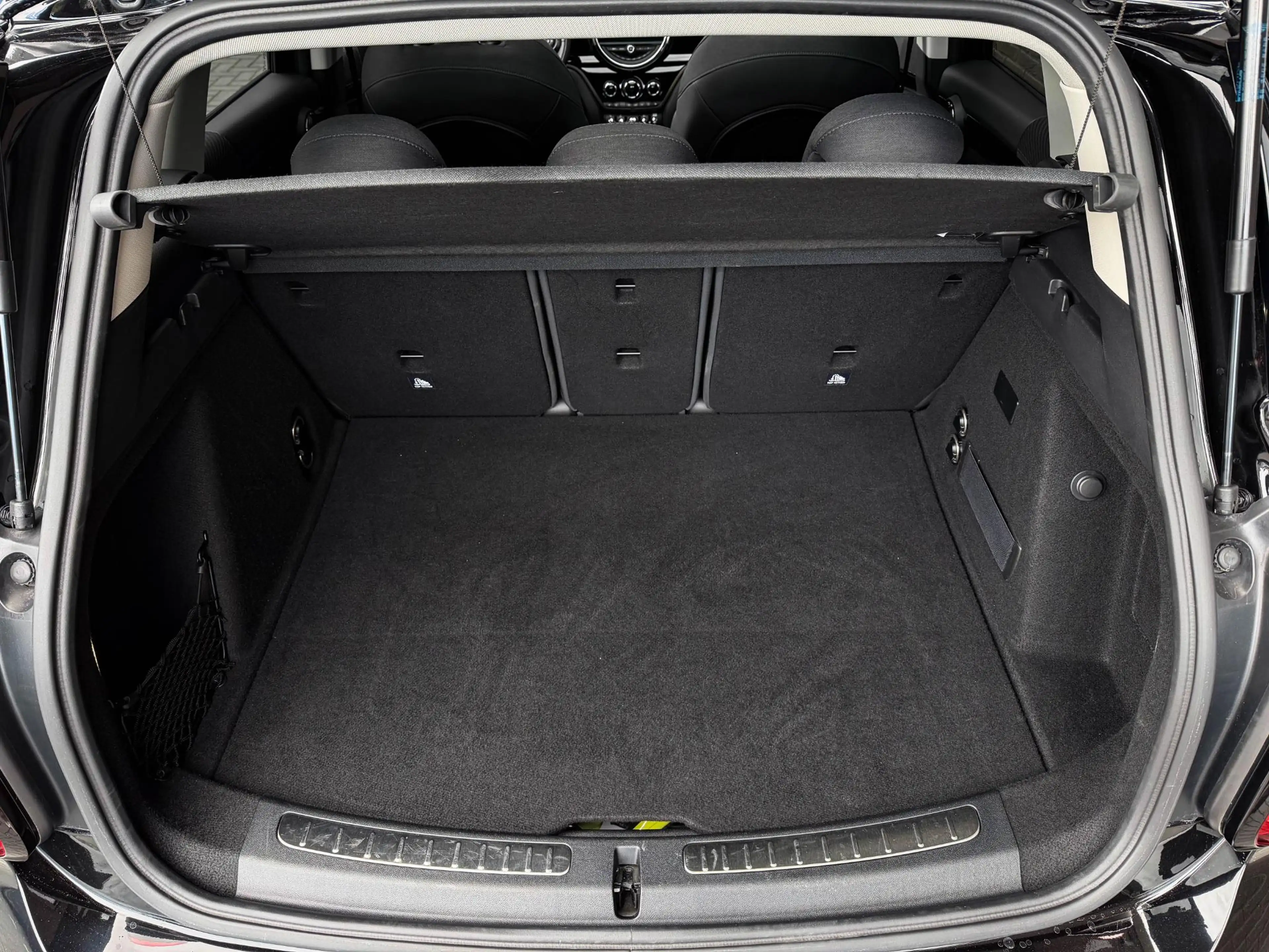MINI Cooper SE Countryman Mini 1.5 ALL4 Chili | All Black | Pano | 18"| HUD — photo 31