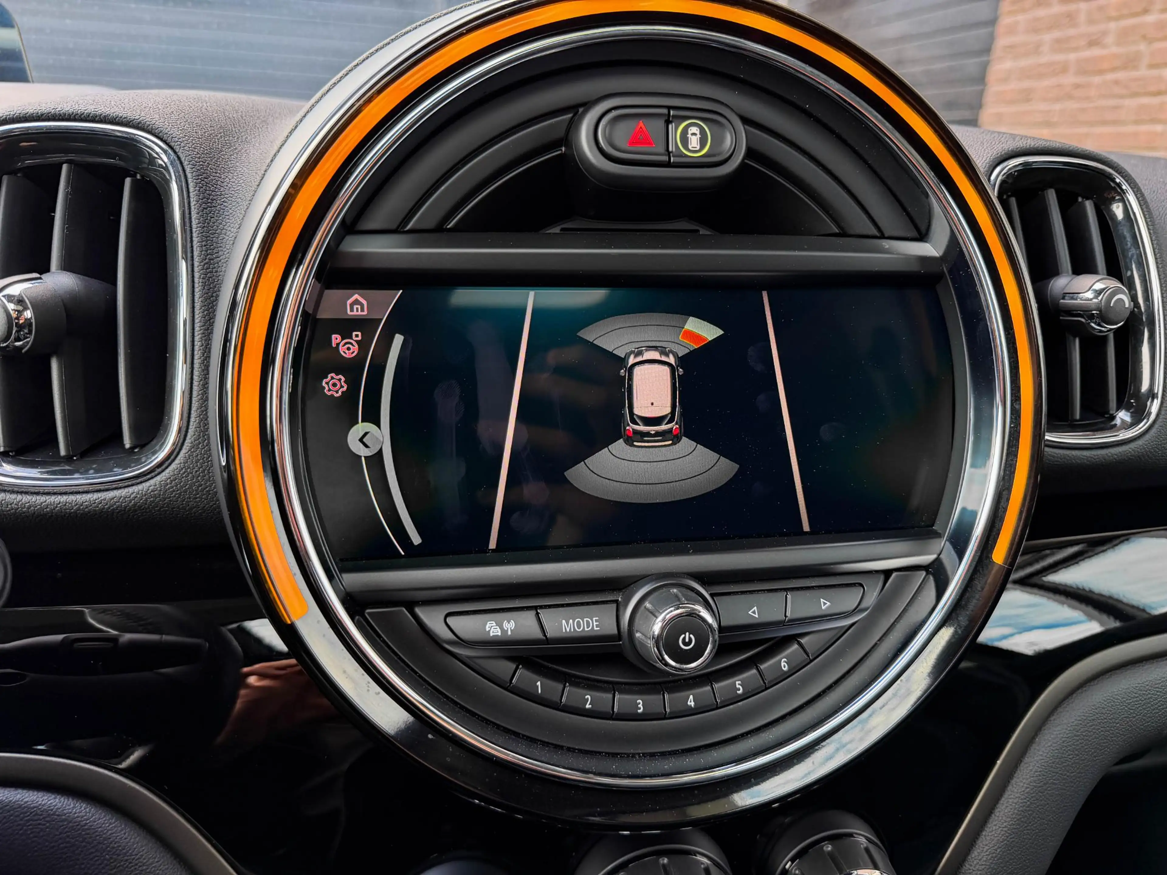 MINI Cooper SE Countryman Mini 1.5 ALL4 Chili | All Black | Pano | 18"| HUD — photo 17