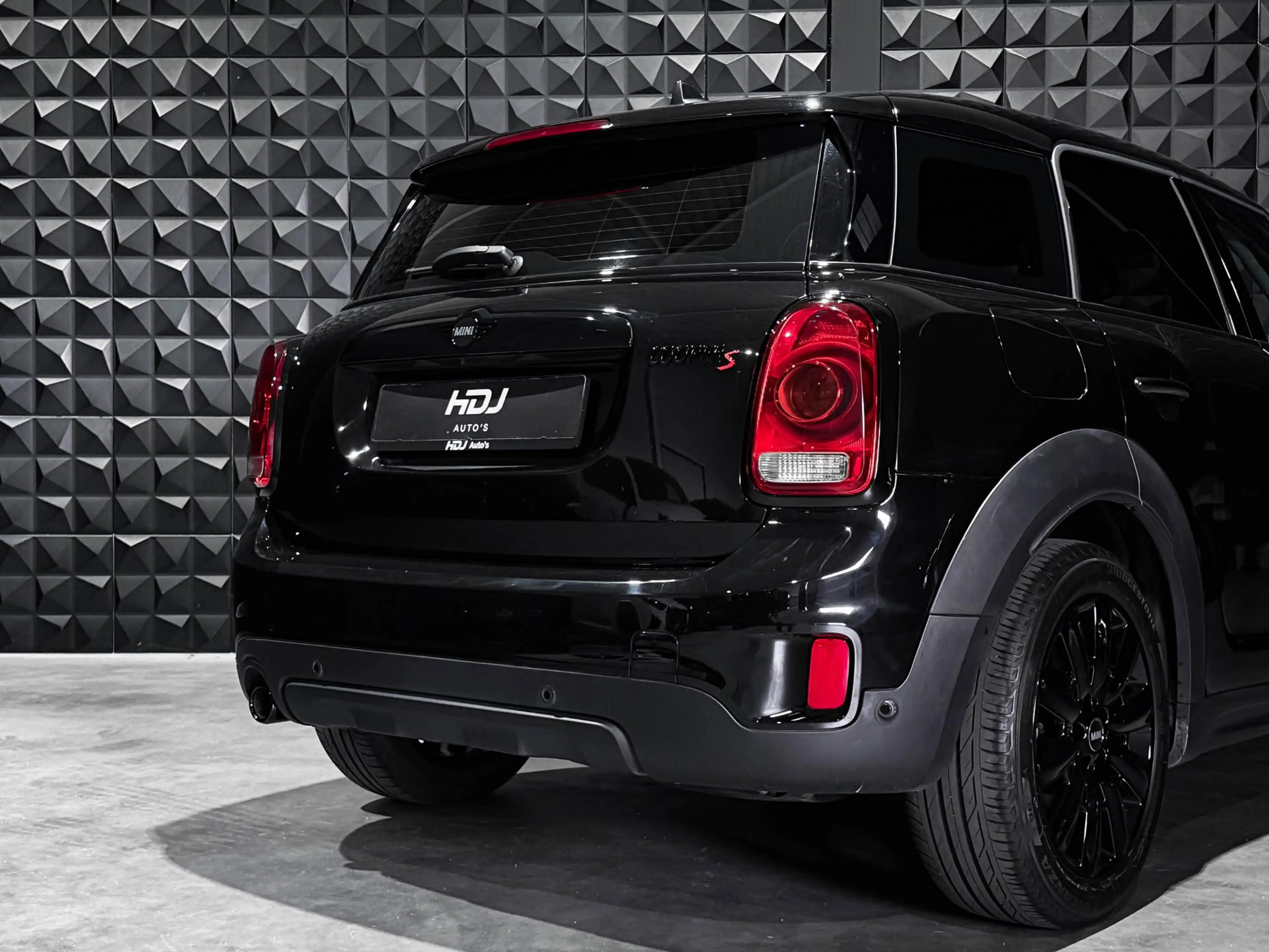 MINI Cooper SE Countryman Mini 1.5 ALL4 Chili | All Black | Pano | 18"| HUD — photo 7