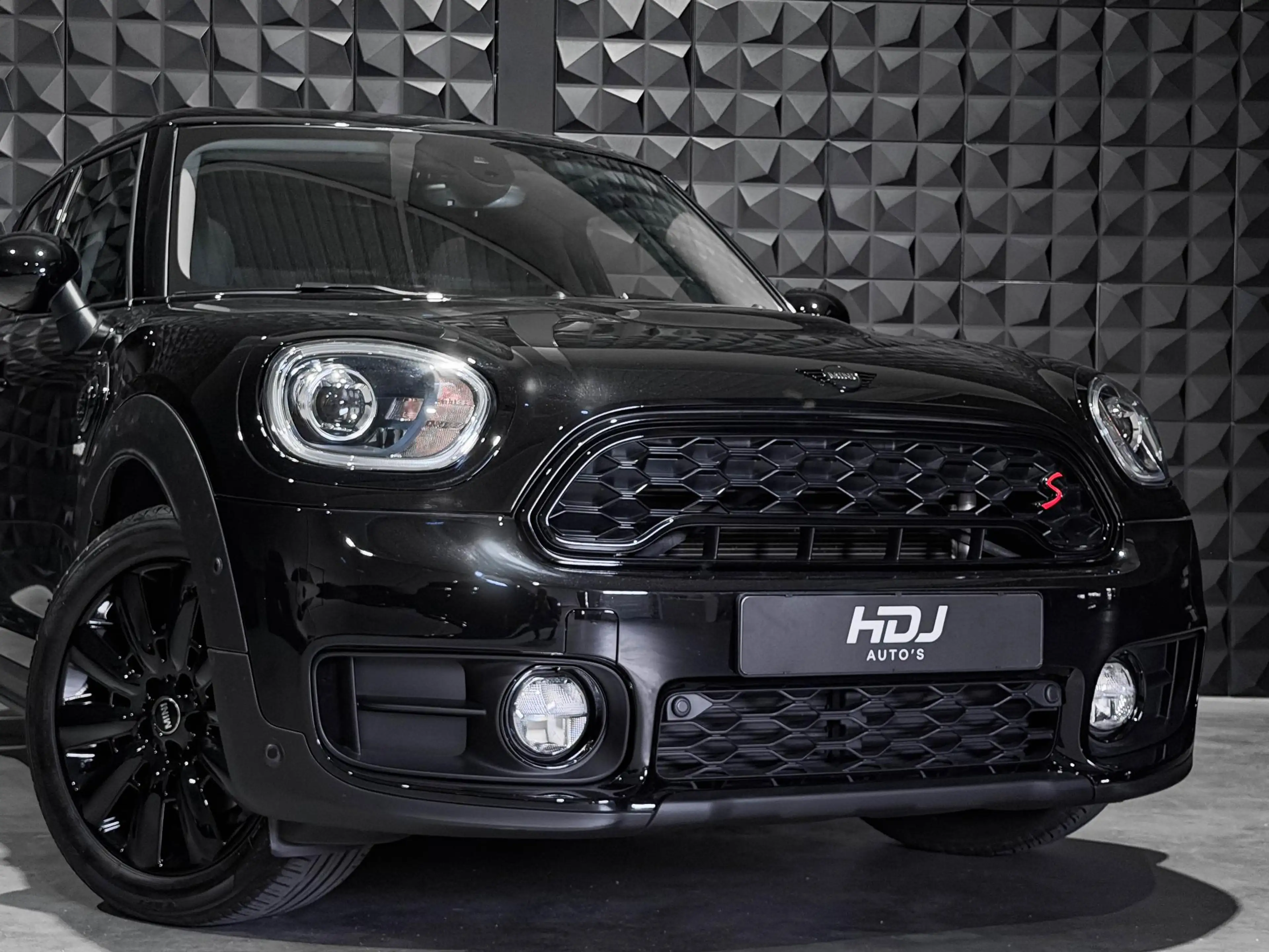 MINI Cooper SE Countryman Mini 1.5 ALL4 Chili | All Black | Pano | 18"| HUD — photo 6