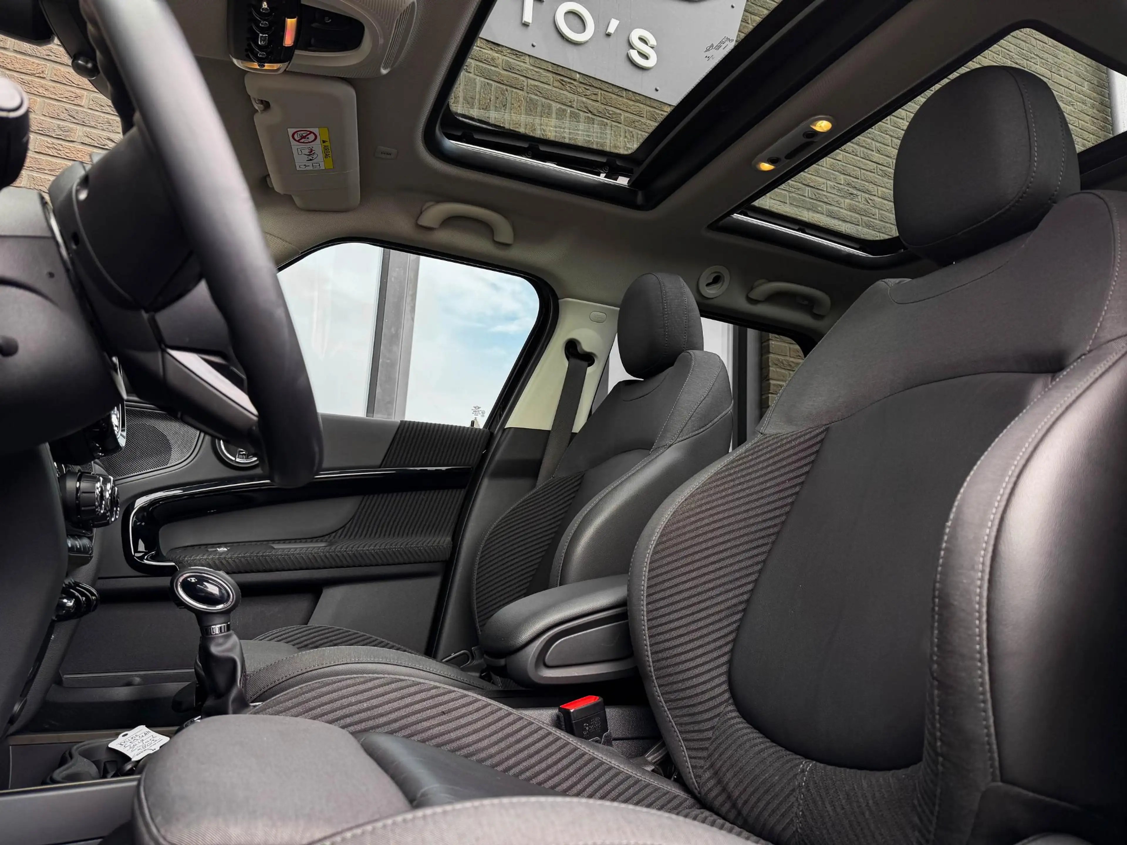 MINI Cooper SE Countryman Mini 1.5 ALL4 Chili | All Black | Pano | 18"| HUD — photo 8