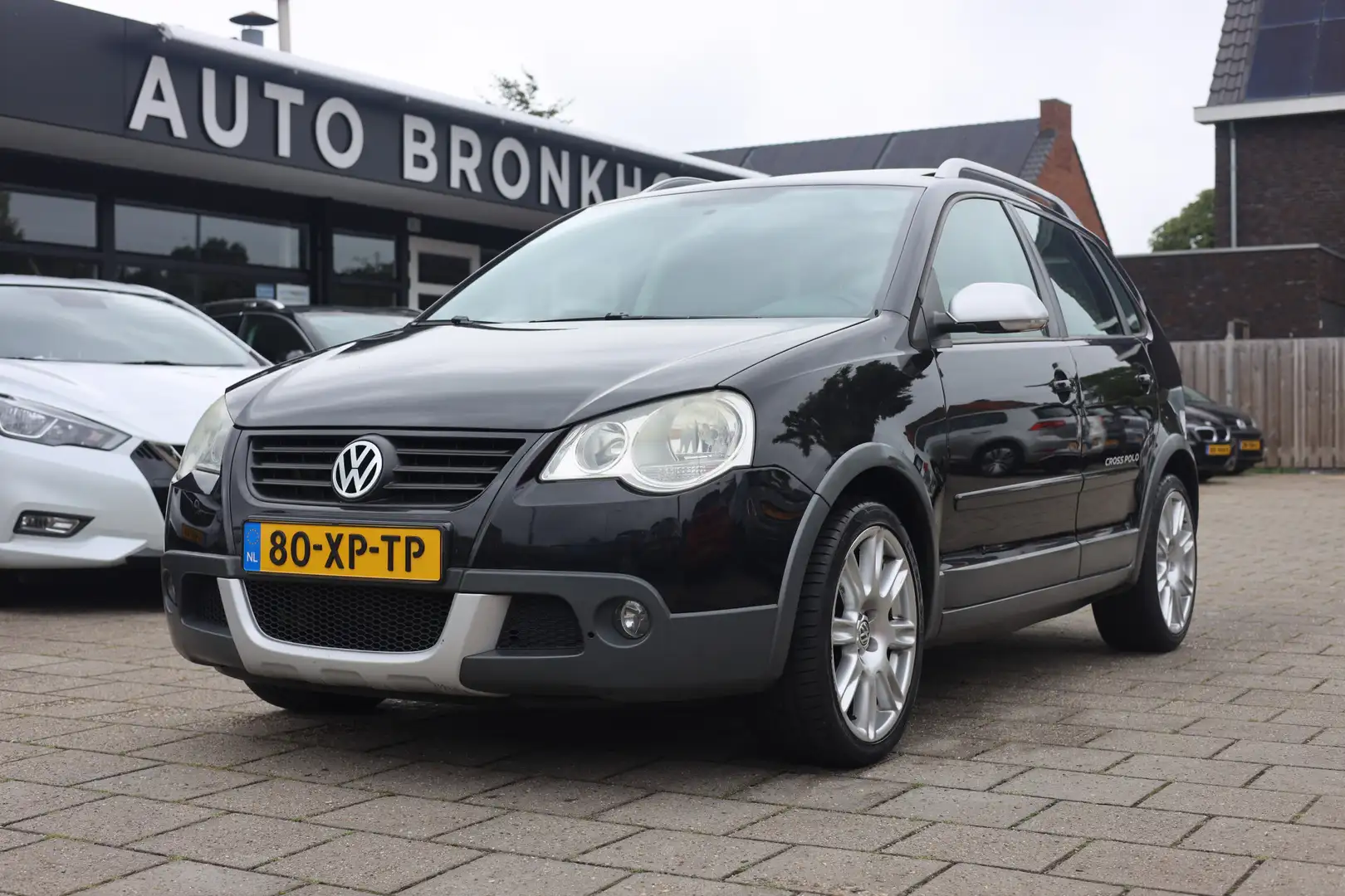 Volkswagen Polo Cross 1.4-16V I AIRCO I TREKHAAK I SCHUIFDAK Zwart - 1
