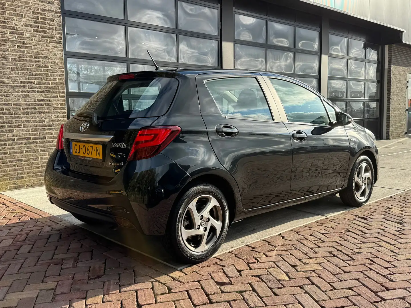 Toyota Yaris 1.5 Hybrid Lease | Autm | Camera | Navi | Clima | Schwarz - 2