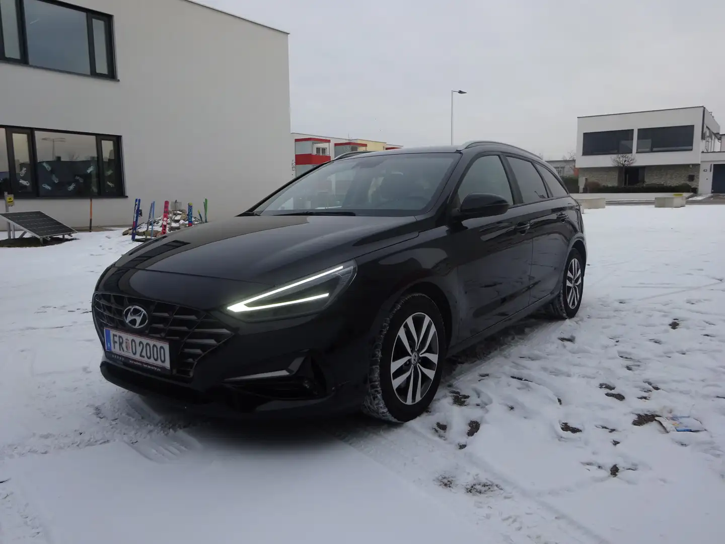 Hyundai i30 i30 CW 1,0 T-GDI Edition 30 Plus DCT Aut. Edition 30 Plus Schwarz - 1
