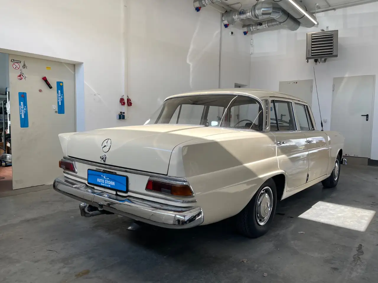 Mercedes-Benz 200 D Heckflosse W110*HU-10.2027*AHK*1-HAND*Schiebedac, foto 6