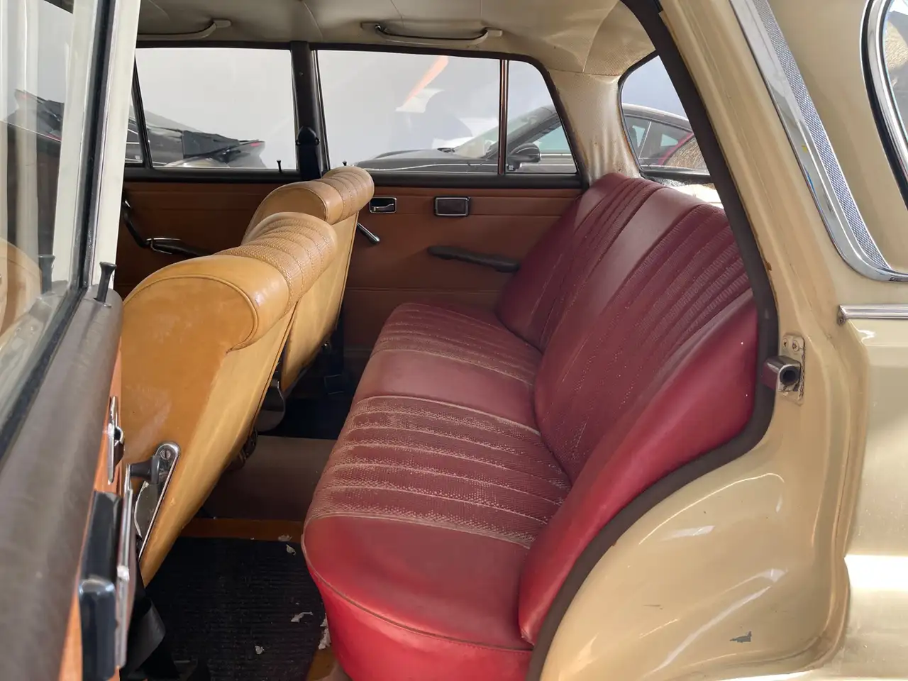 Mercedes-Benz 200 D Heckflosse W110*HU-10.2027*AHK*1-HAND*Schiebedac, foto 12