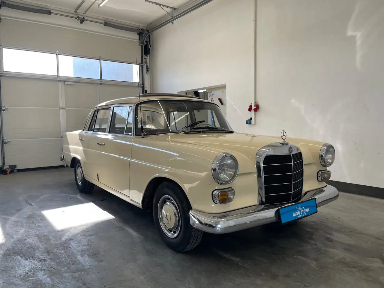 Mercedes-Benz 200 D Heckflosse W110*HU-10.2027*AHK*1-HAND*Schiebedac, foto 3