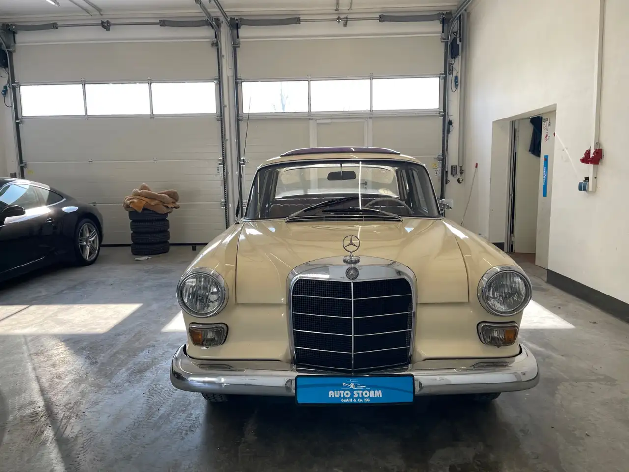 Mercedes-Benz 200 D Heckflosse W110*HU-10.2027*AHK*1-HAND*Schiebedac, foto 2