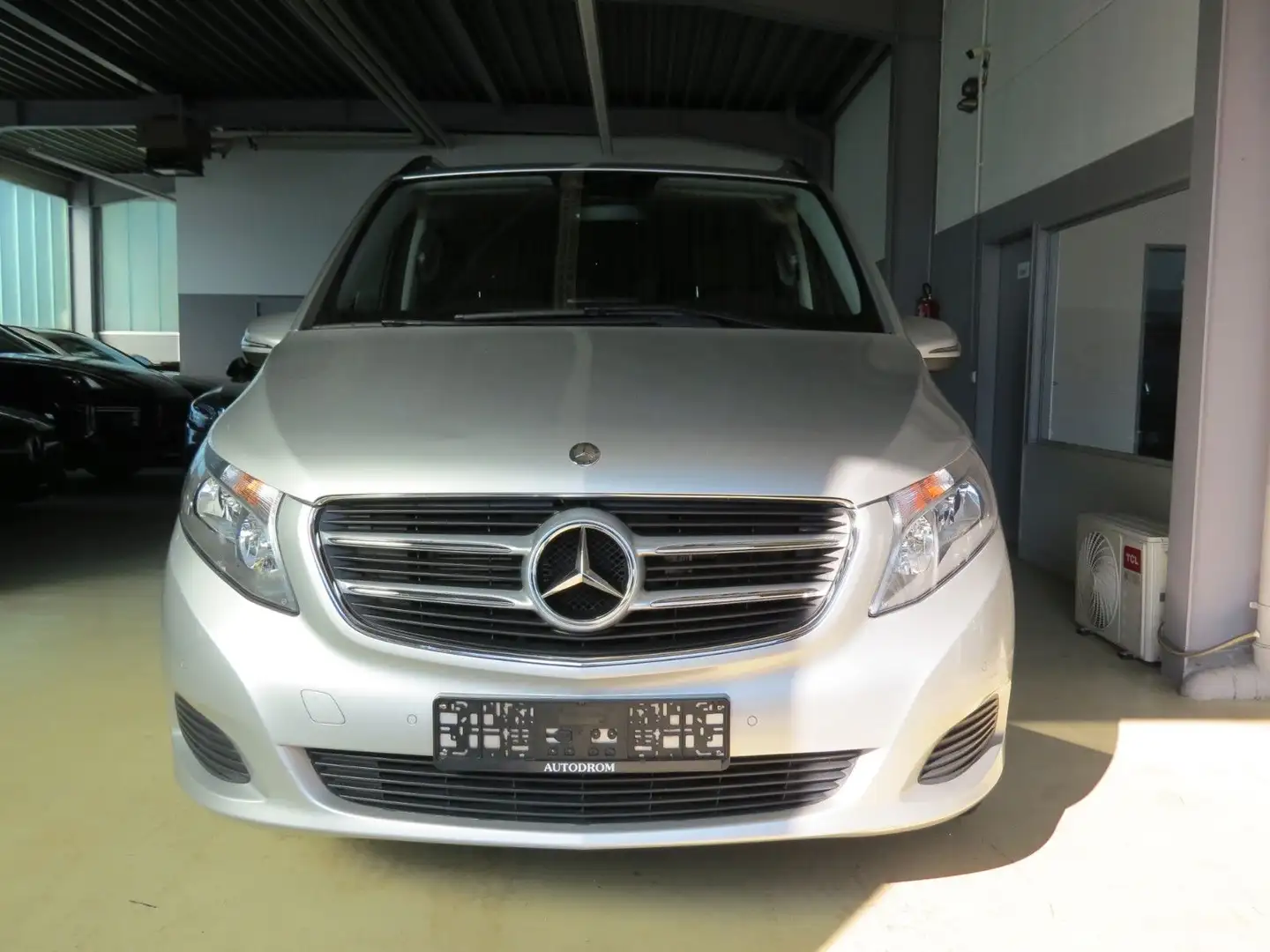Mercedes-Benz V 250 Edition 4Matic+7-Sitzer+Navi+Agility Contr Silver - 2
