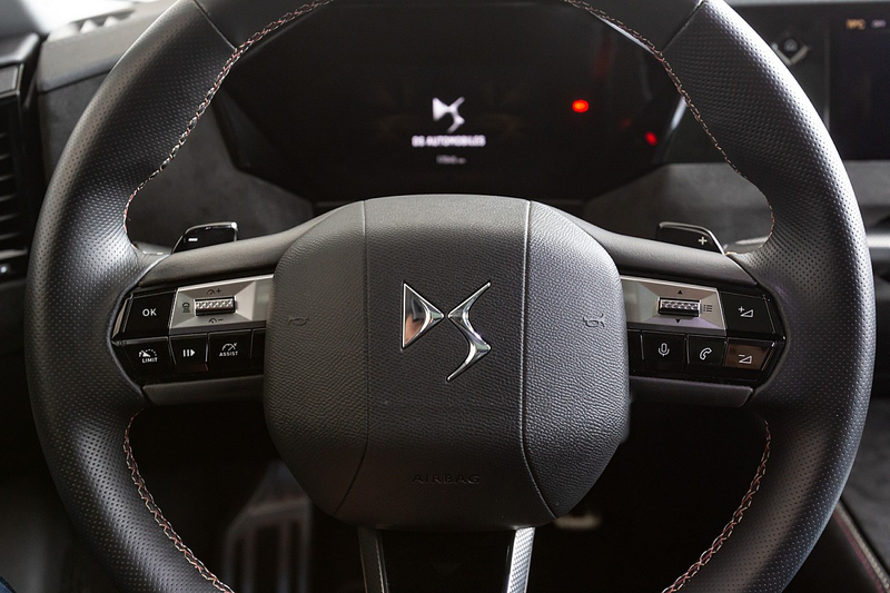 DS Automobiles DS 4 BlueHDi 130 S&S EAT8 Performance Line — photo 6