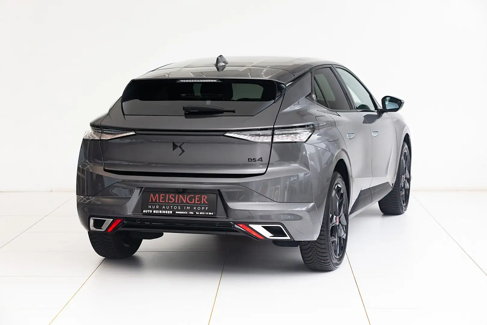 DS Automobiles DS 4 BlueHDi 130 S&S EAT8 Performance Line Grau - 2