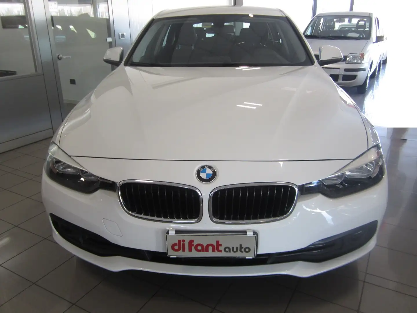 BMW 318 318d Touring auto Bianco - 2