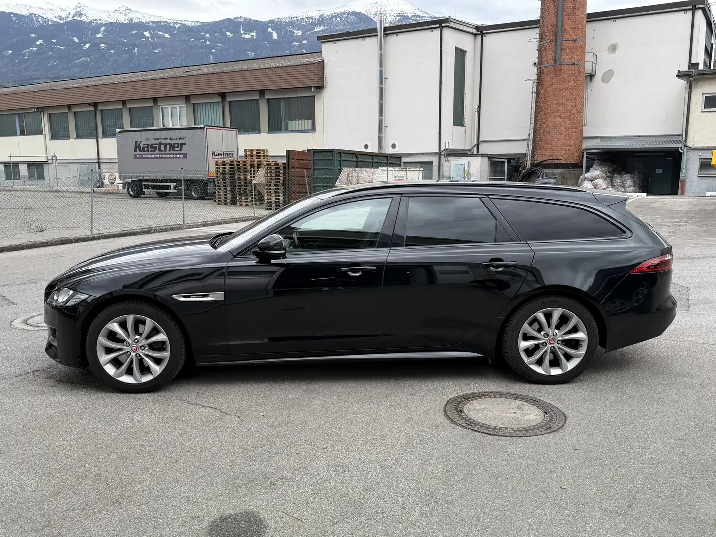 Jaguar XF Sportbrake 20d R-Sport Aut. - 1
