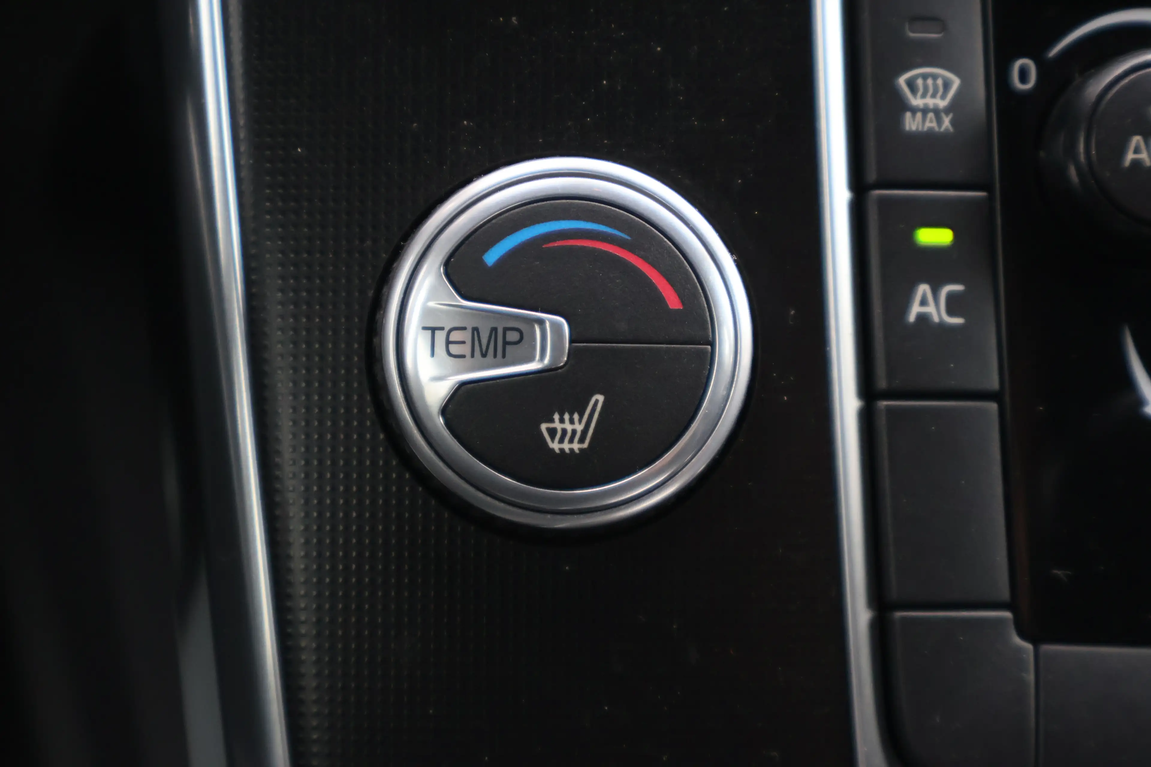 Volvo S60 S60 2.0 T4 Momentum R-Design Geartronic Garantie * — photo 12
