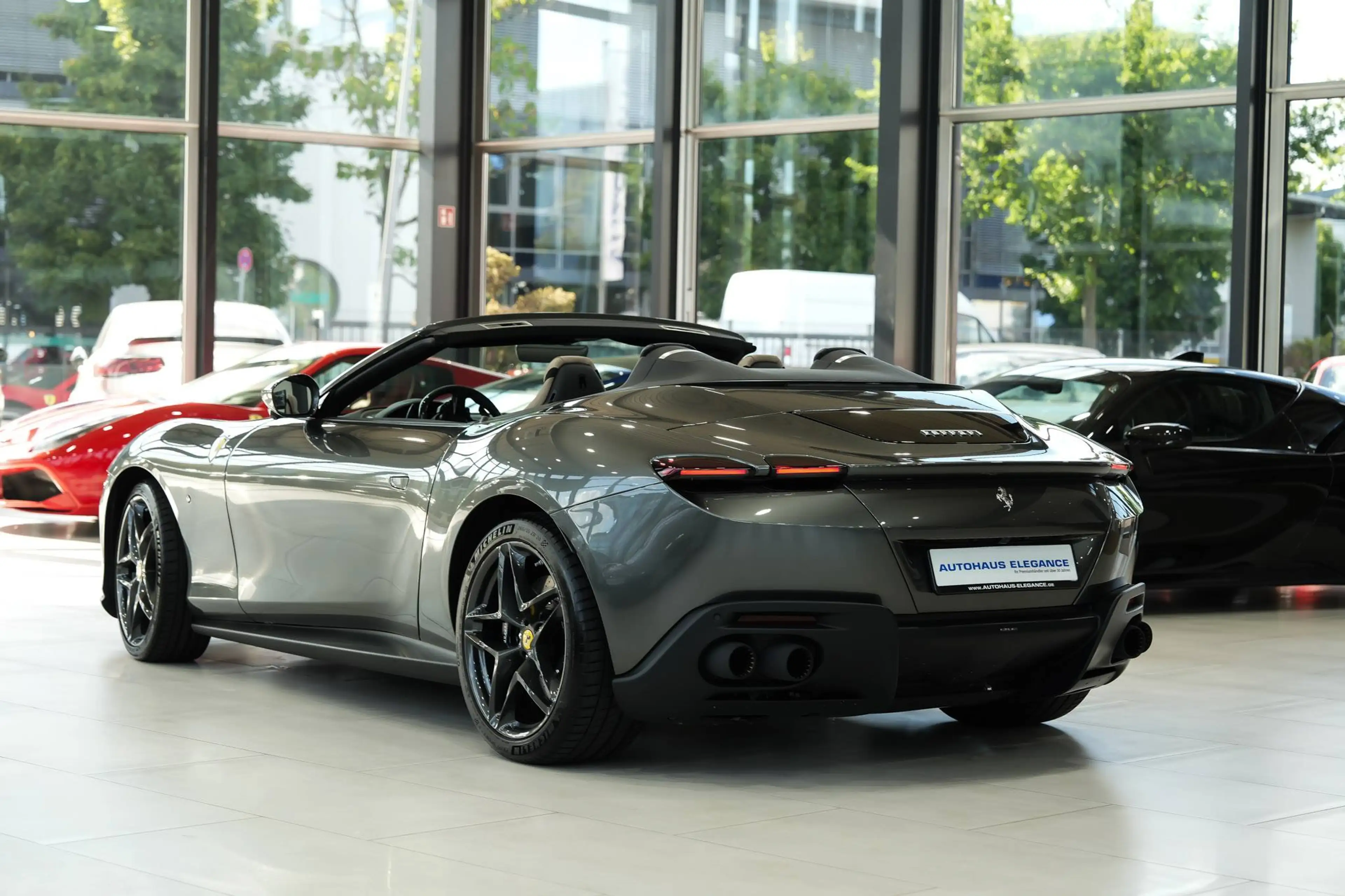 Ferrari Roma Spider*1.HAND*CARBON-LED*SONDERAUSSTATTUNG — photo 3