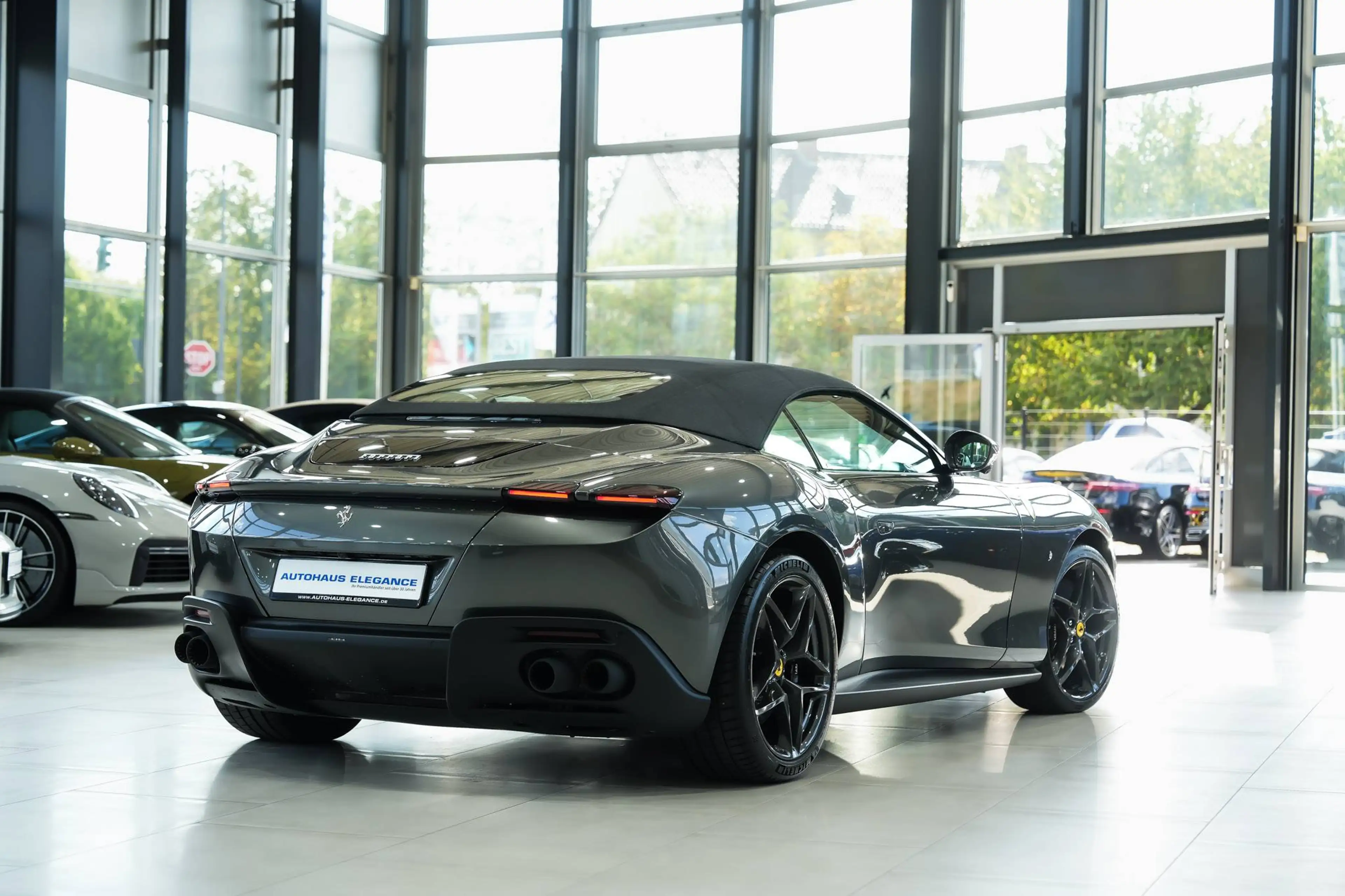 Ferrari Roma Spider*1.HAND*CARBON-LED*SONDERAUSSTATTUNG — photo 8