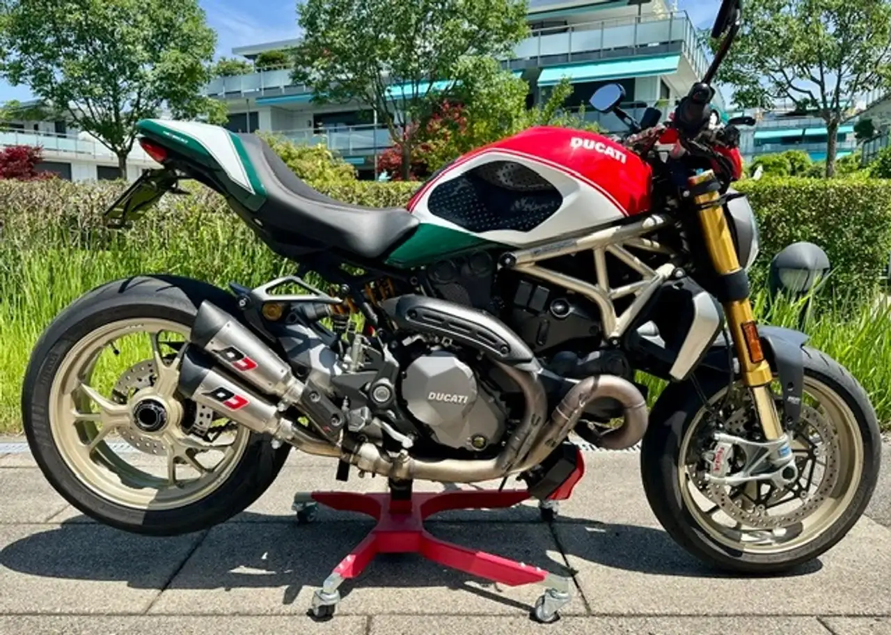 Ducati Monster 1200
