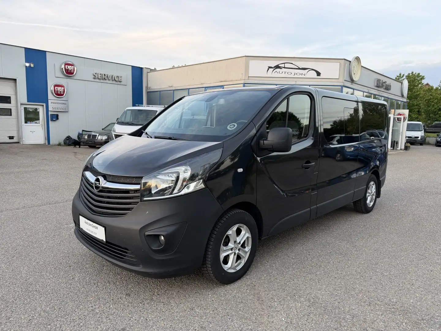 Opel Vivaro Kombi L2H1*9-Sitze*AHK*Klima*Tempomat* Schwarz - 1