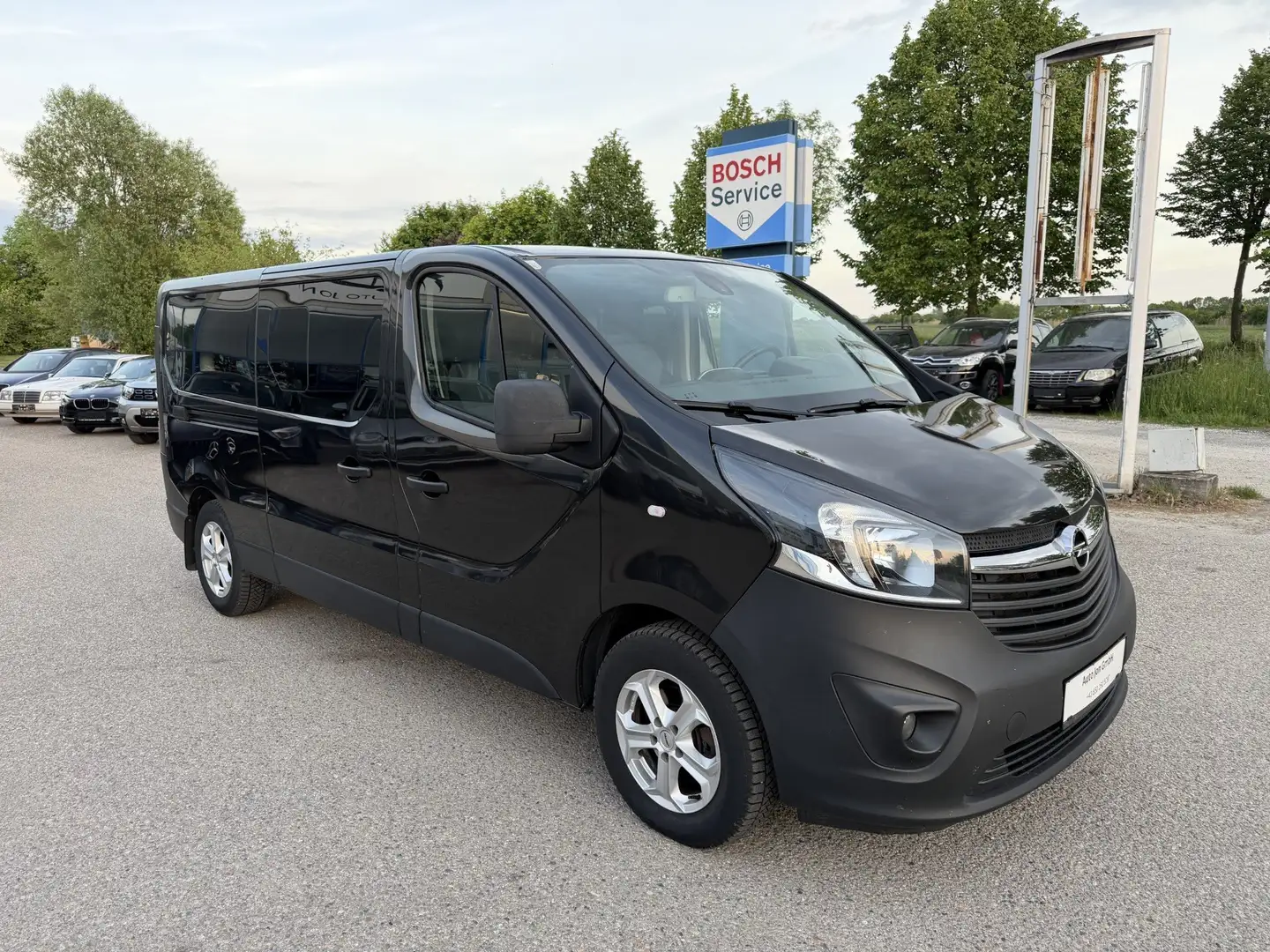 Opel Vivaro Kombi L2H1*9-Sitze*AHK*Klima*Tempomat* Schwarz - 2