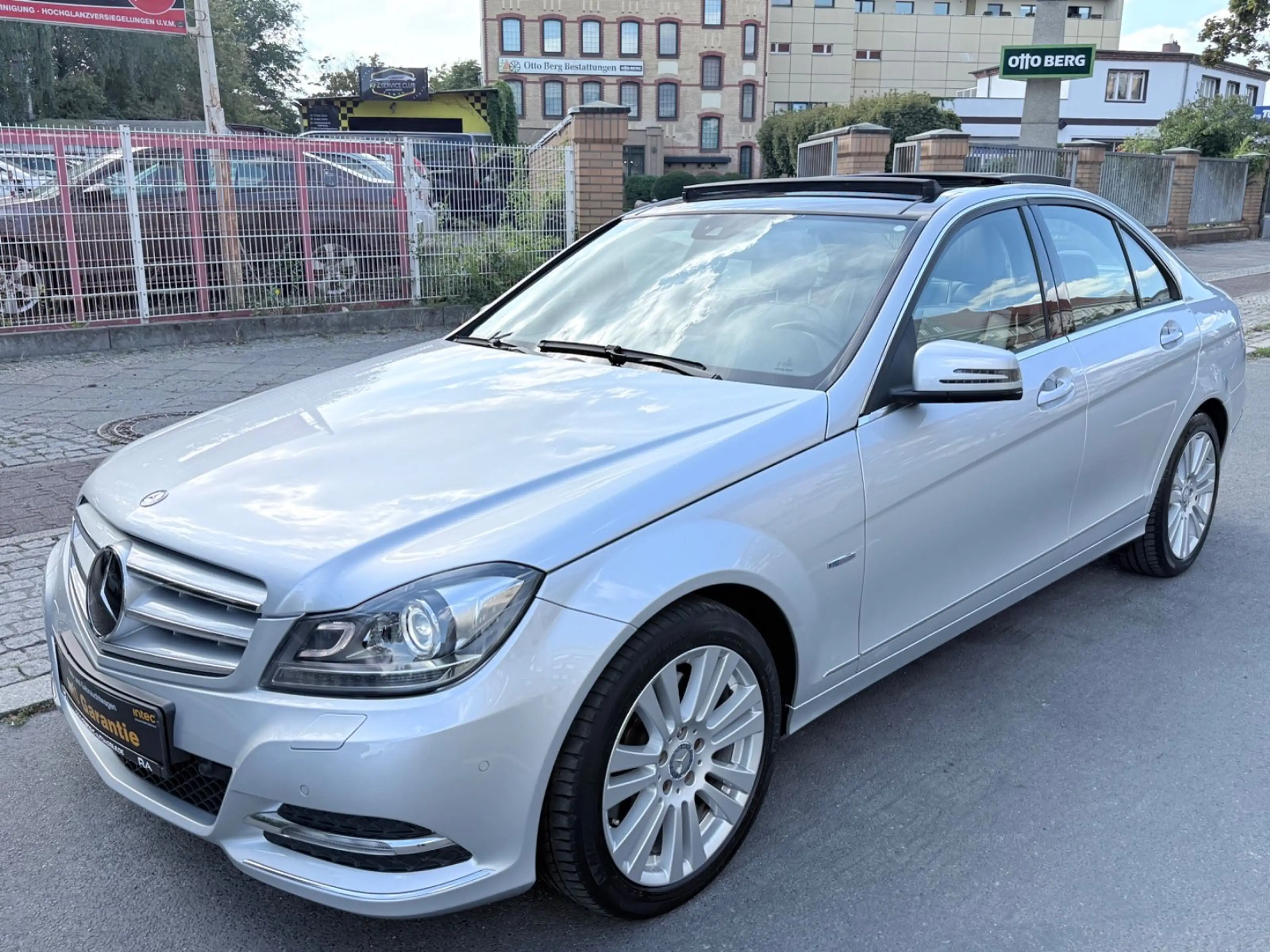 Mercedes-Benz C 350 4MATIC ELEGANCE *1-HAND*NAXI*BI-XENON*PANO