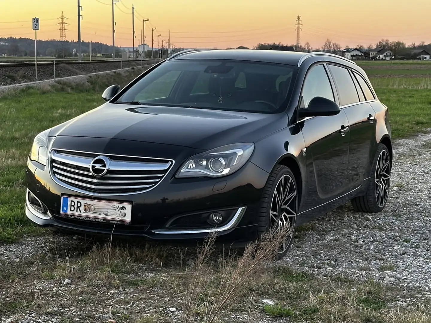 Opel Insignia Insignia ST 2,0 Sport CDTI DPF Allrad 4x4 OPC Line Schwarz - 2