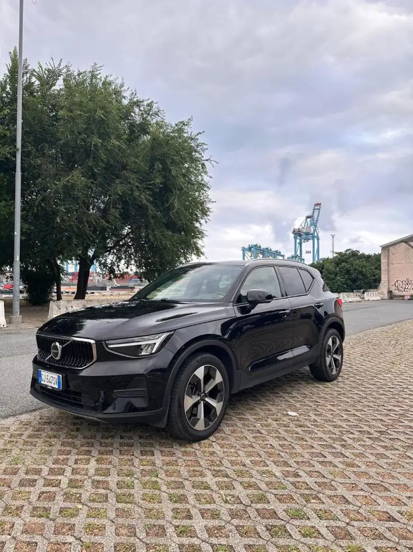 Volvo XC40 T2 automatico Essential Nero - 2