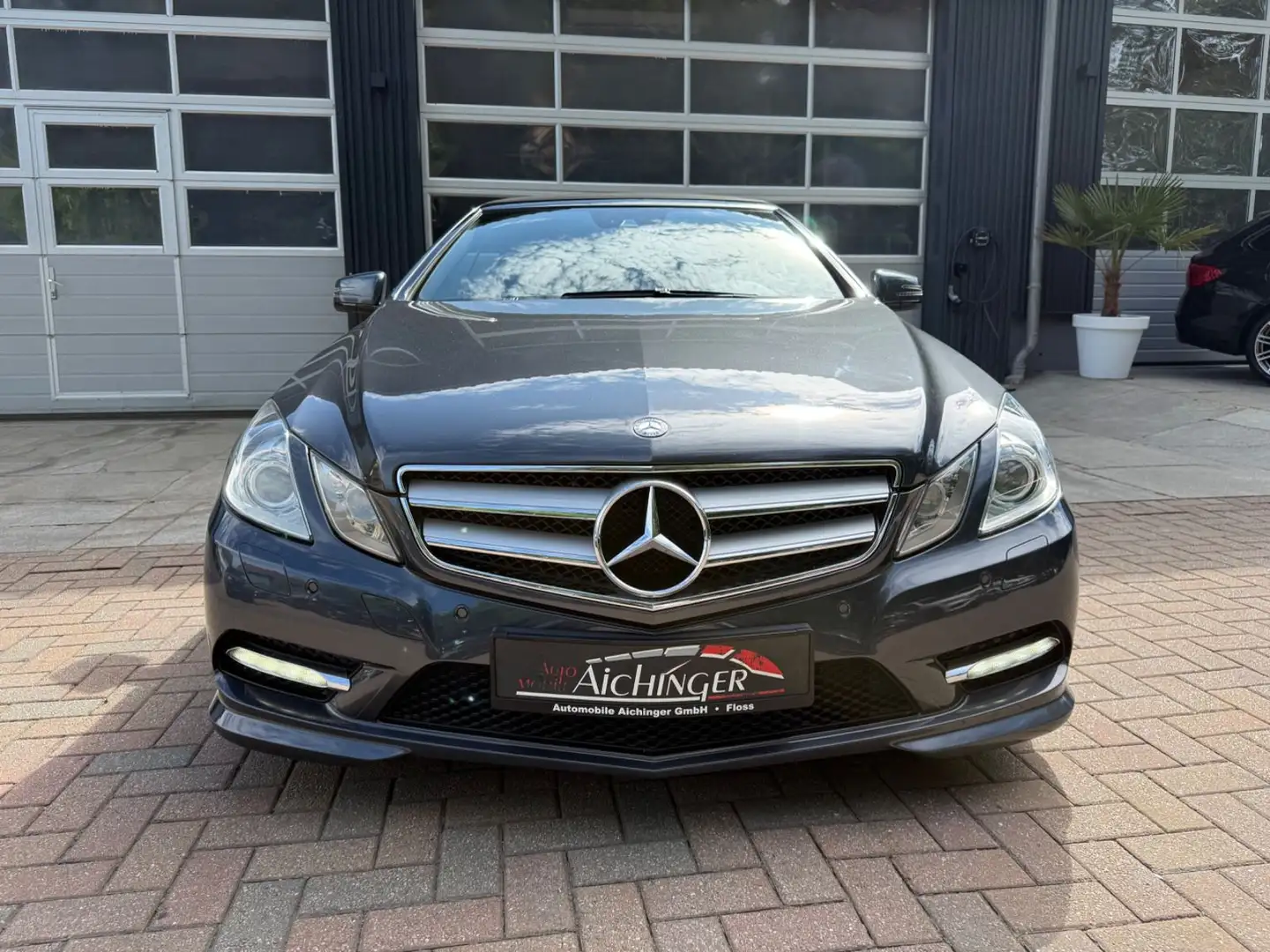 Mercedes-Benz E 350 CDI Cabrio BlueEfficiency AMG Xenon Grau - 2