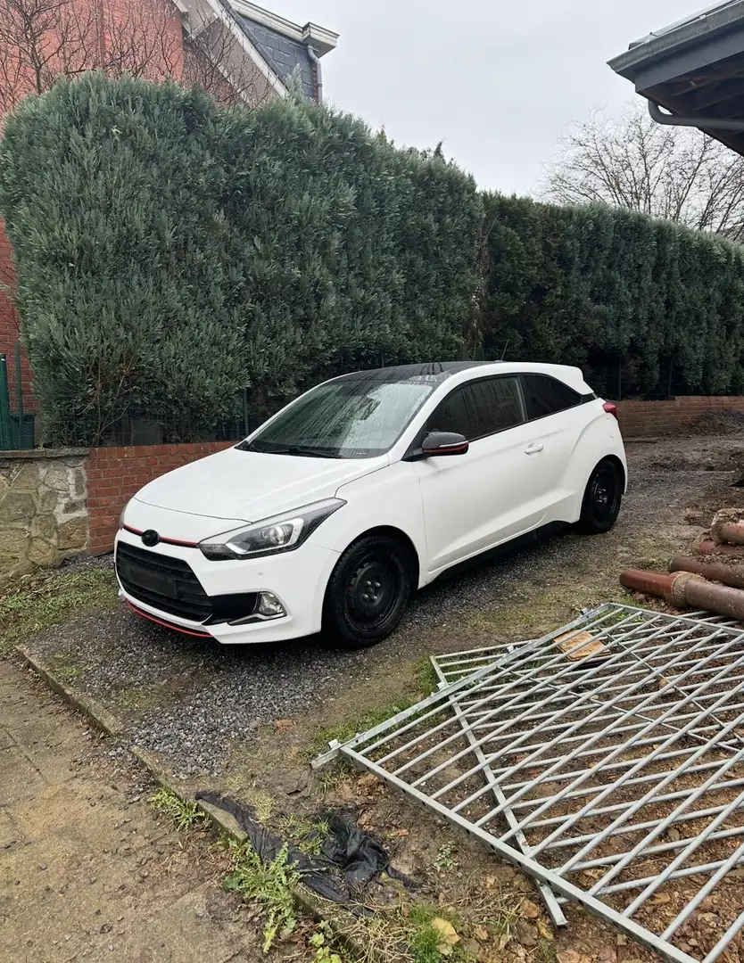 Hyundai i20 Coupé 1.4i 100cv-TOIT OUVRANT/ECRAN/ ECHAPPEMENT - 2