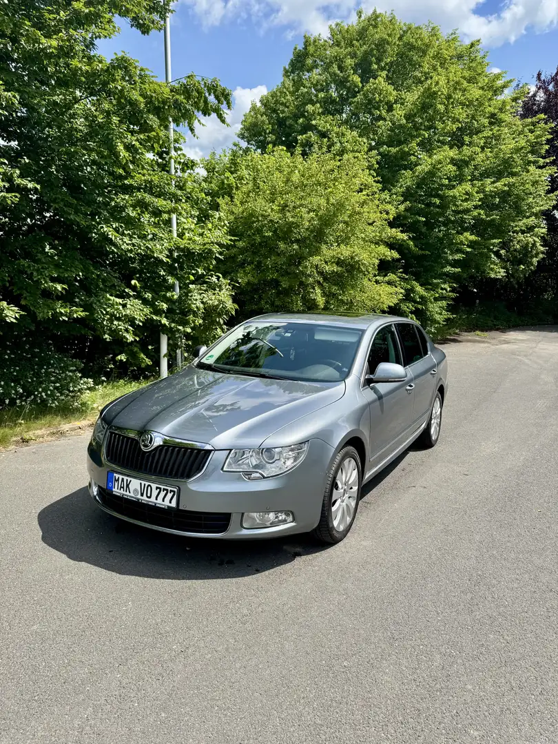 Skoda Superb 2.0 TDI DSG Elegance - 1