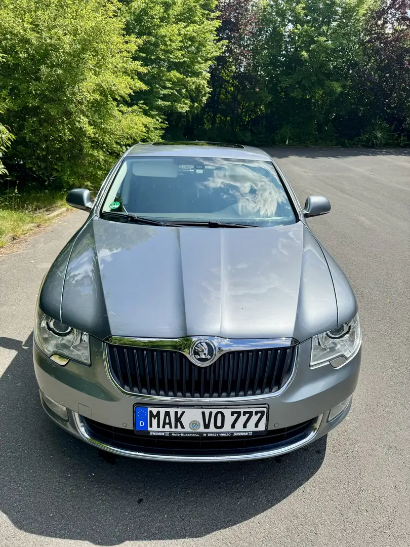 Skoda Superb 2.0 TDI DSG Elegance - 2