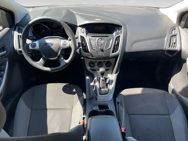 Ford Focus view 5
