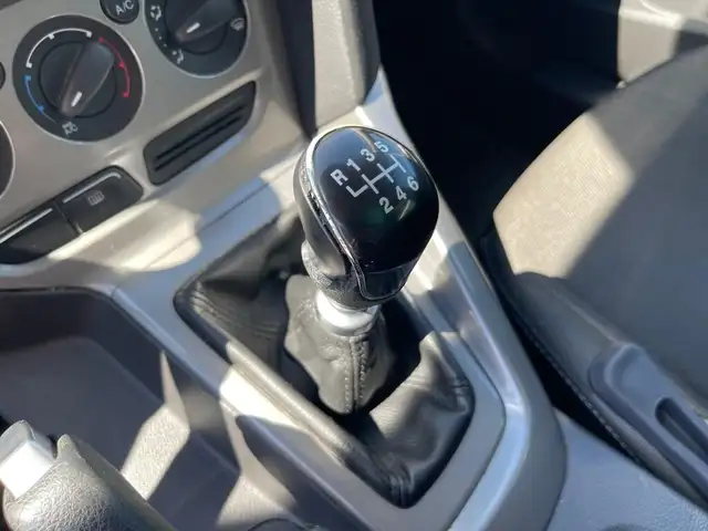 Ford Focus view 11