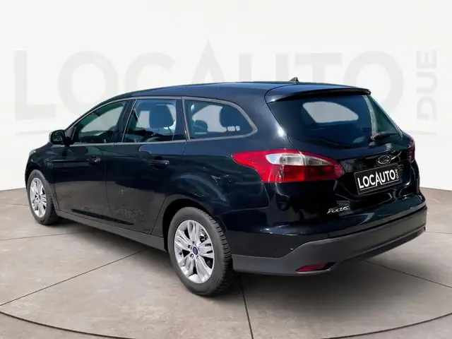 Ford Focus view 4