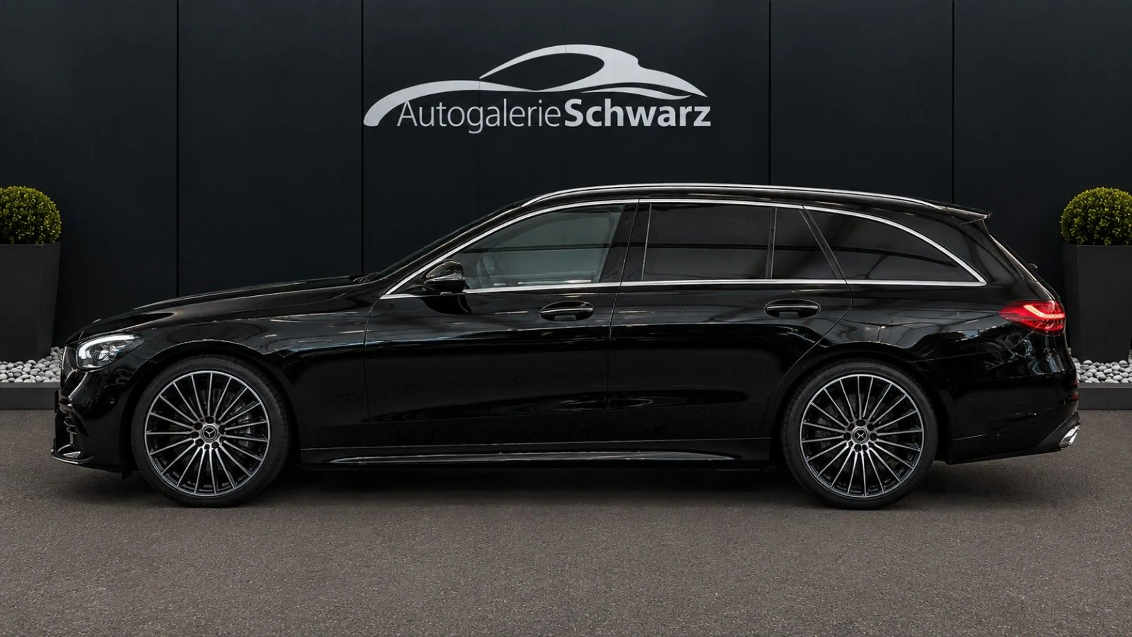 Mercedes-Benz C 300 d T AMG PANO NAPPA DIS+ MEMO DIGI+LIGHT AHK — photo 4