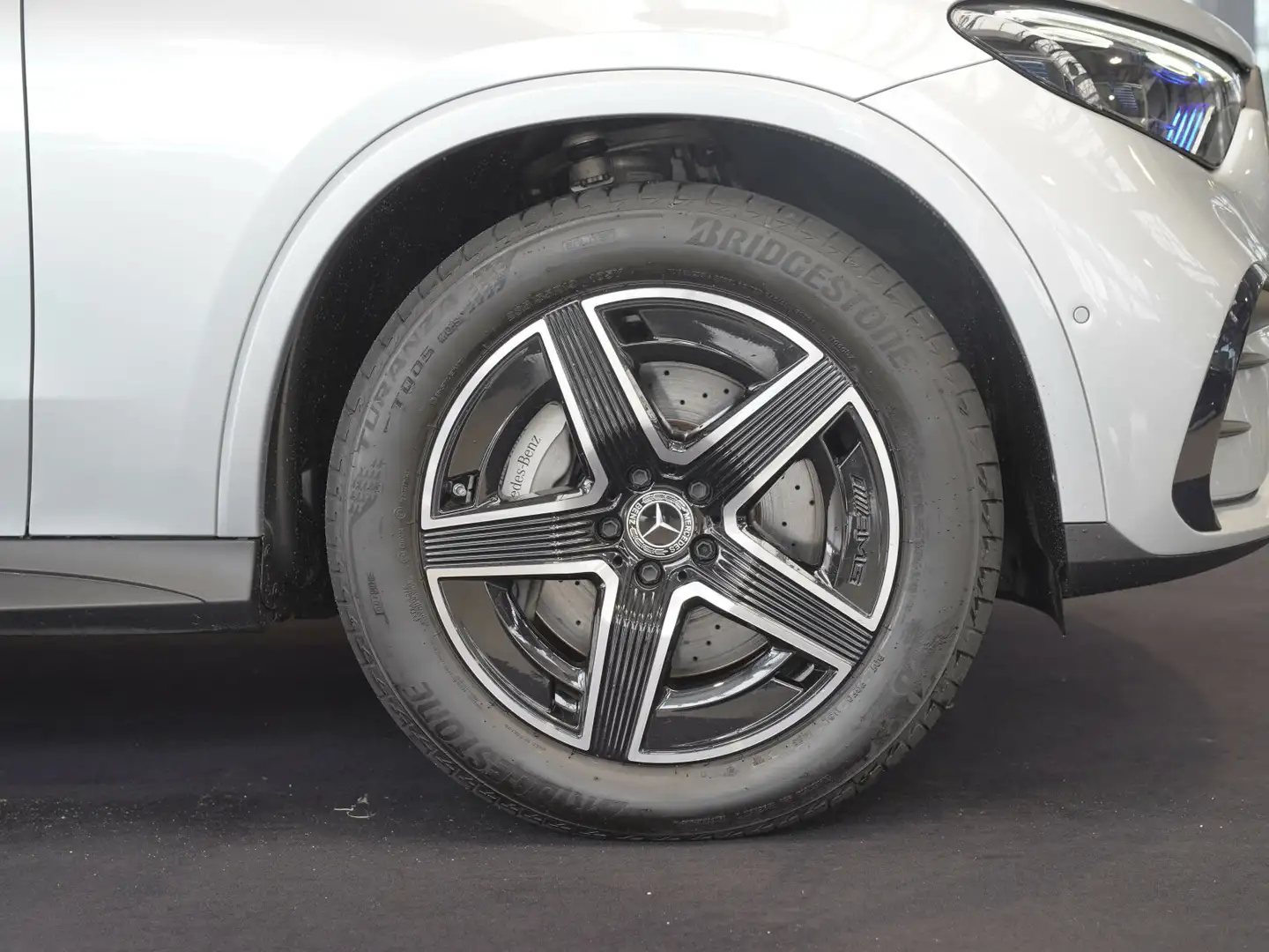 Mercedes-Benz GLC 300 GLC 300 d 4M AMG Line Night powerrot Head-up AIR Silber - 2