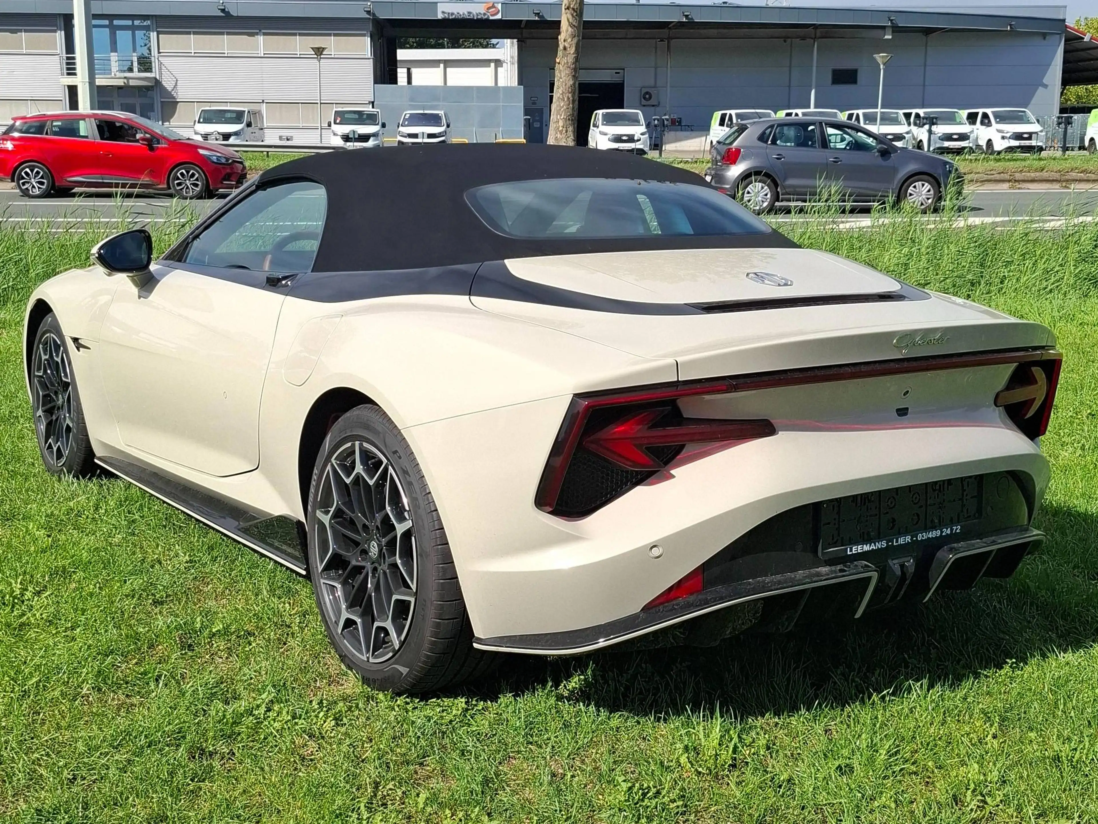 MG Cyberster Cyberster 77 kWh Trophy Extended Range 100th Anniversary — photo 9