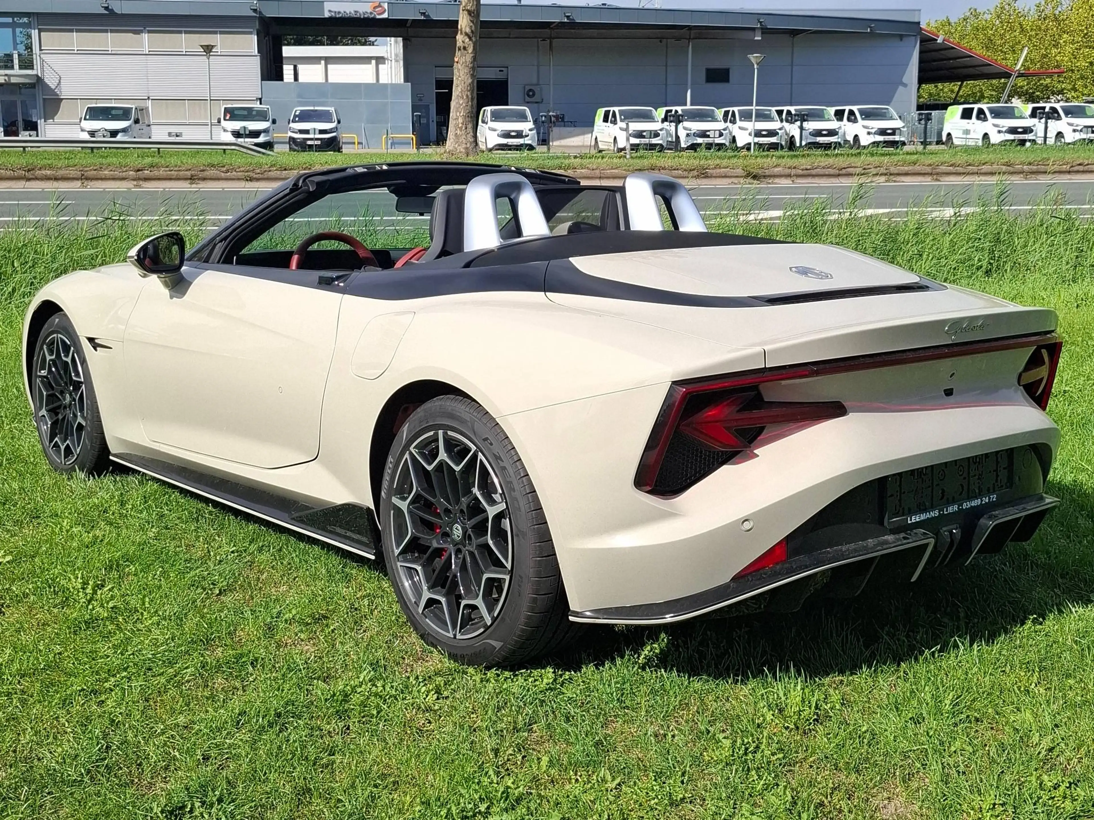 MG Cyberster Cyberster 77 kWh Trophy Extended Range 100th Anniversary — photo 10