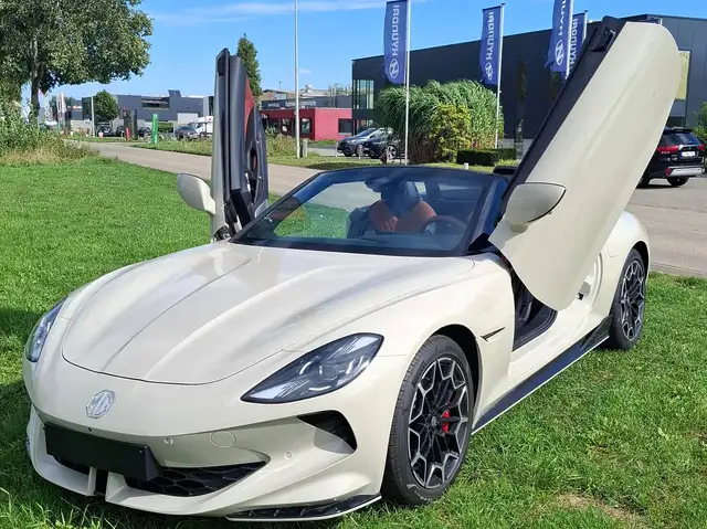 MG Cyberster Cyberster 77 kWh Trophy Extended Range 100th Anniversary