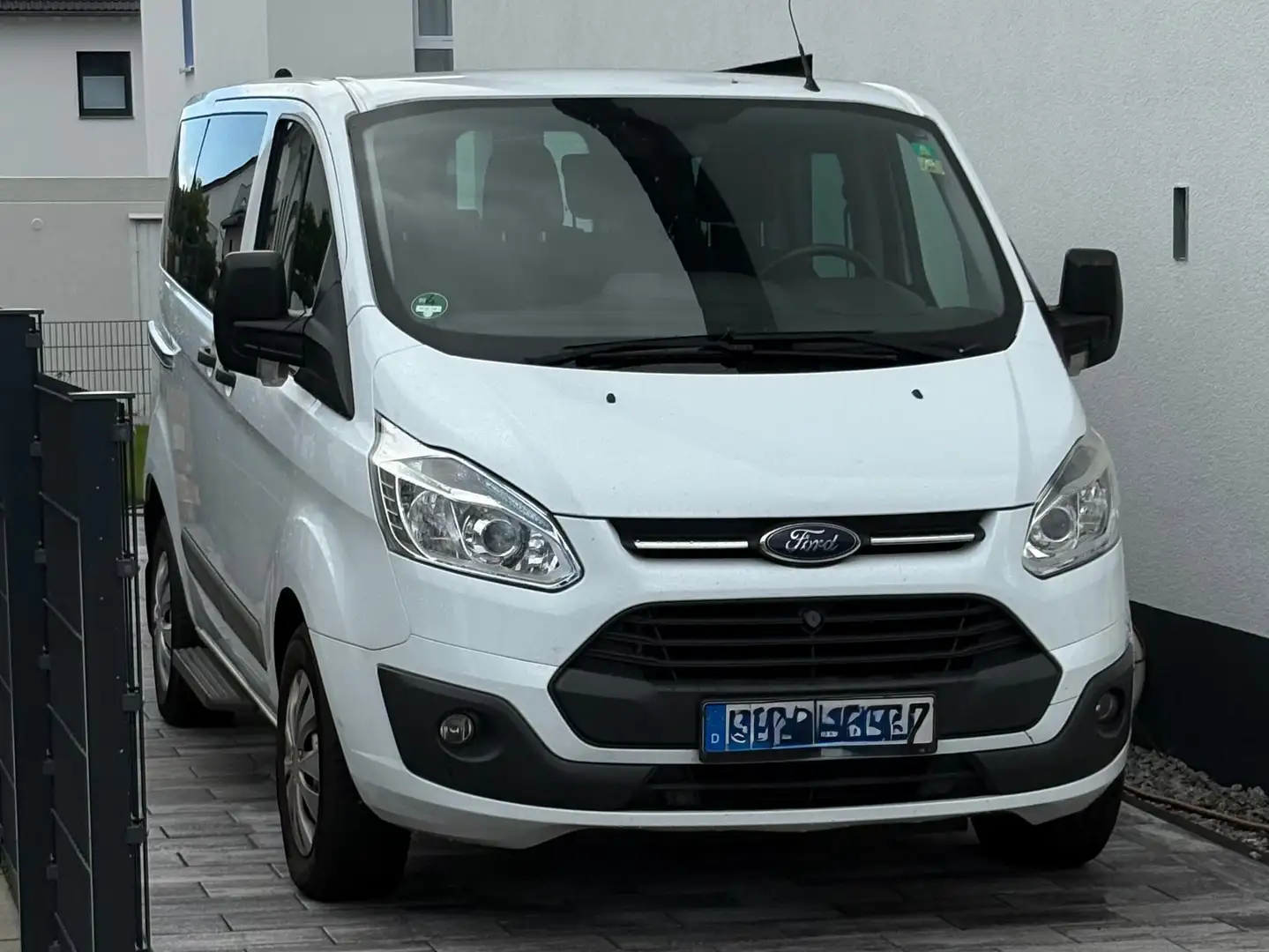 Ford Transit Custom 2.2 TDCi 9 SITZE Weiß - 1