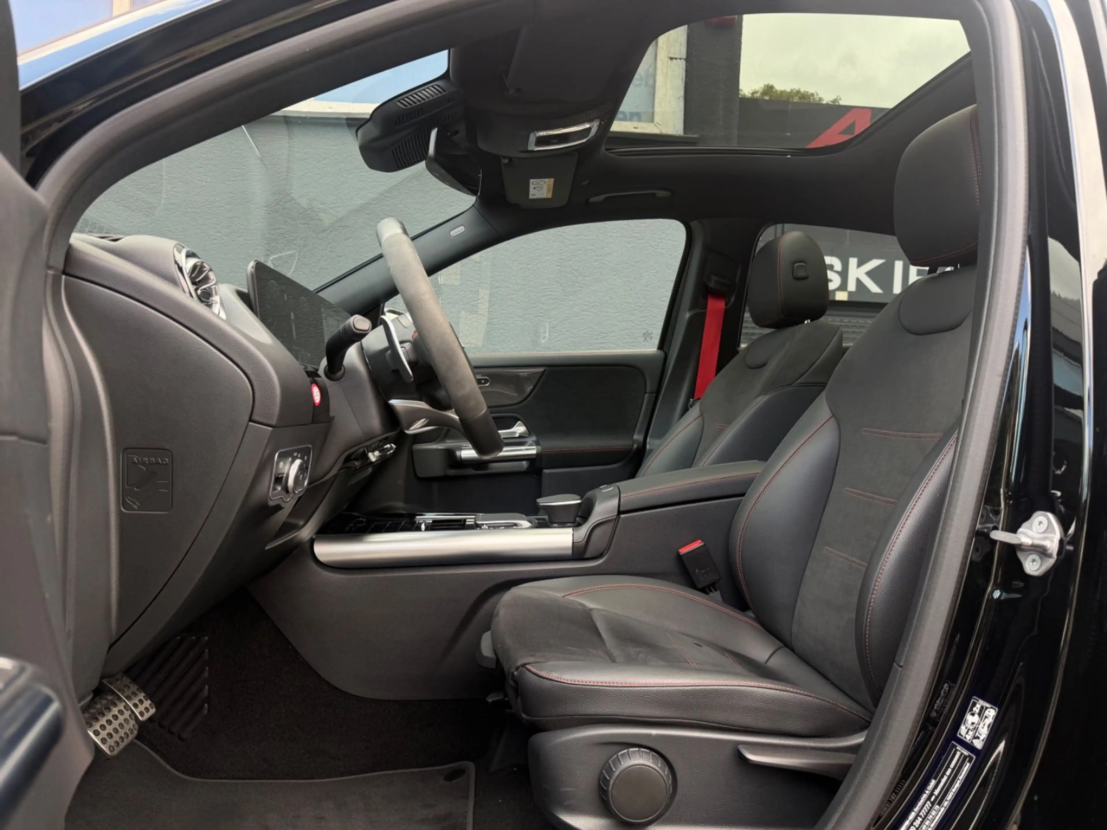 Mercedes-Benz GLA 45 AMG S 4Matic+ Pano Digital.T Leder LED — photo 11