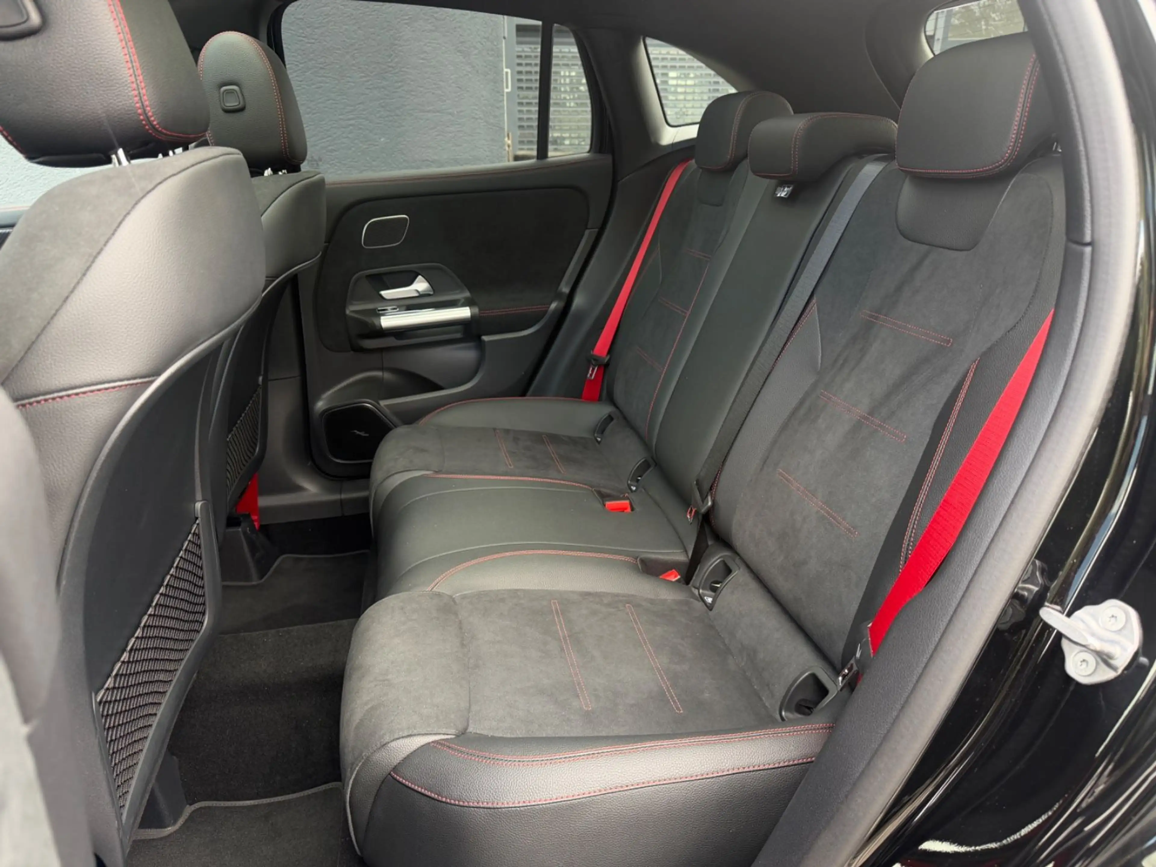 Mercedes-Benz GLA 45 AMG S 4Matic+ Pano Digital.T Leder LED — photo 12