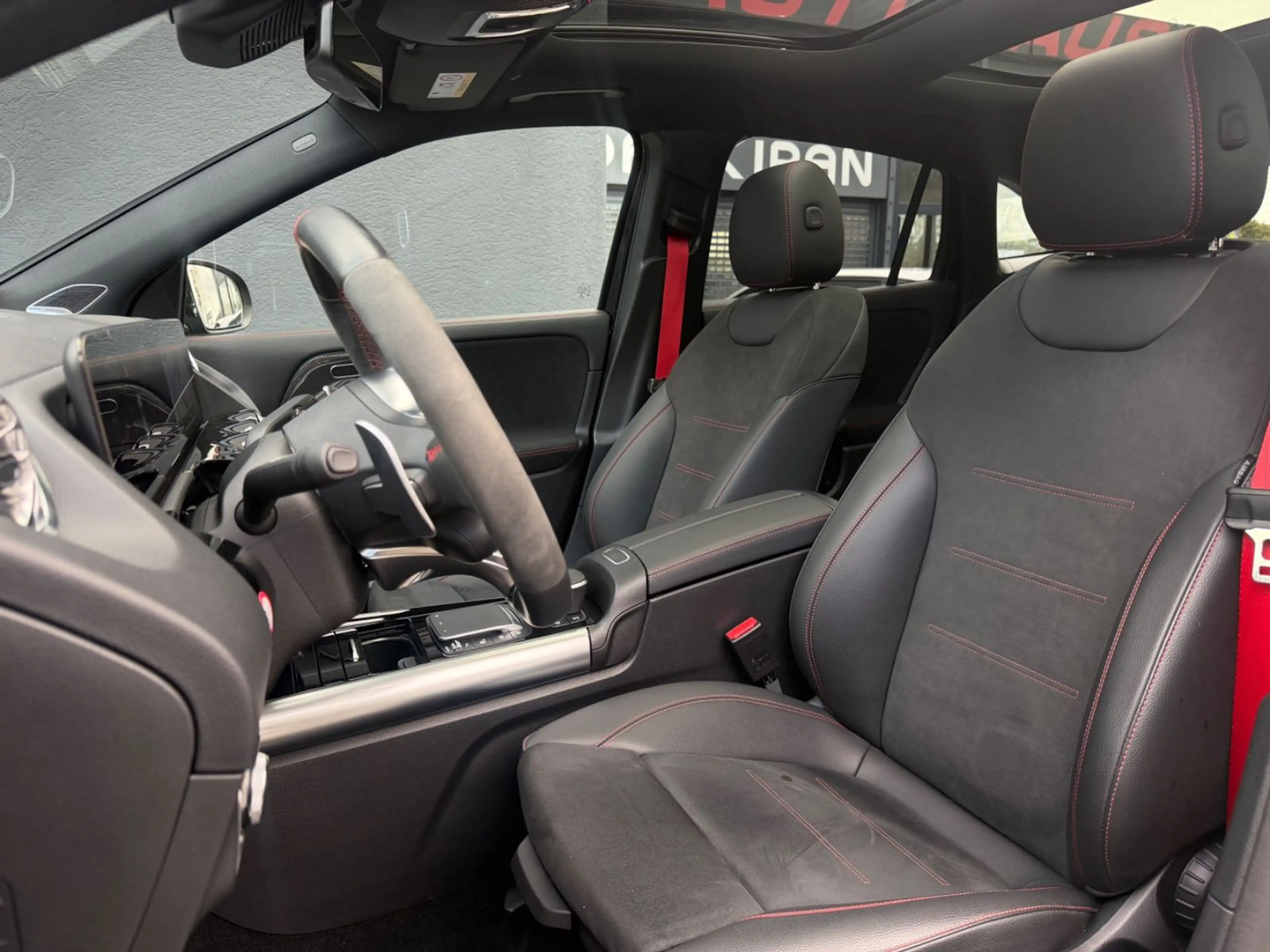 Mercedes-Benz GLA 45 AMG S 4Matic+ Pano Digital.T Leder LED — photo 10