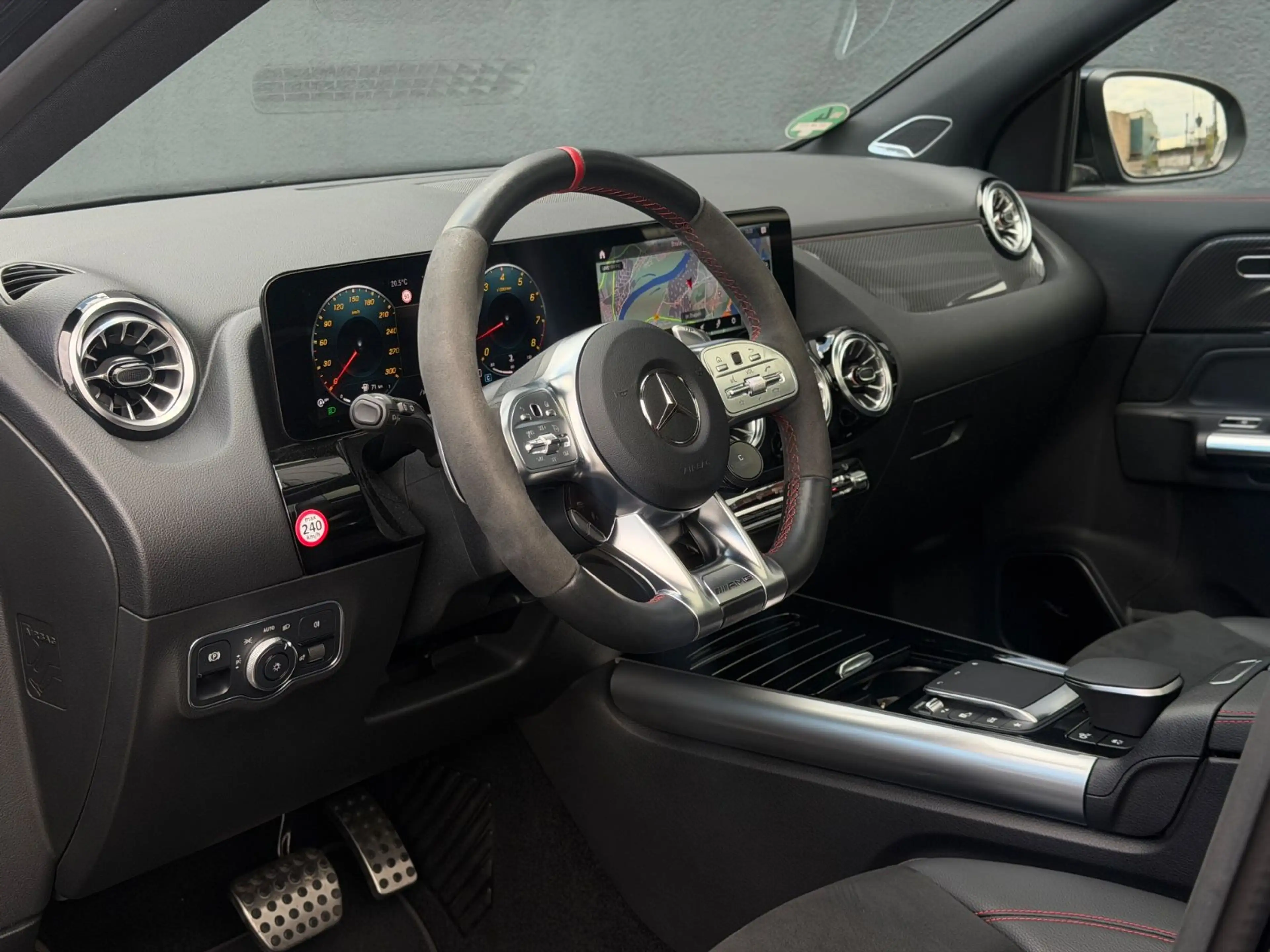 Mercedes-Benz GLA 45 AMG S 4Matic+ Pano Digital.T Leder LED — photo 9